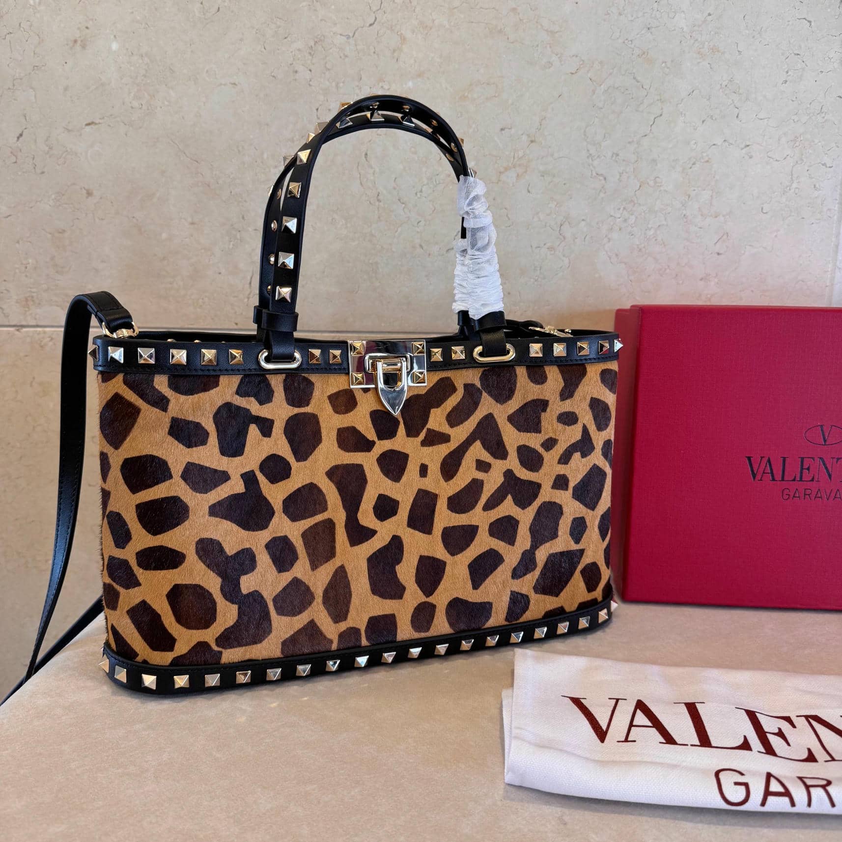 007-Tote Garavani Rockstud